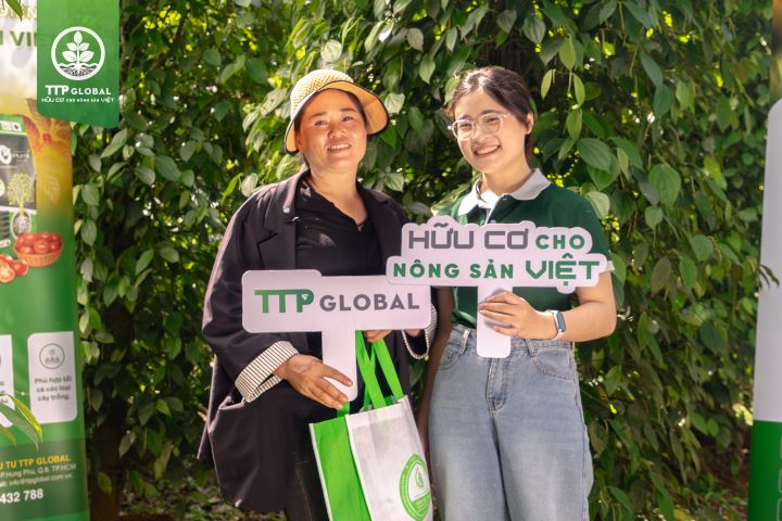 Humic Bio và Ful Grow Gold 2X cho vườn tiêu
